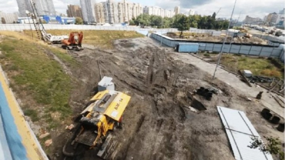 Скандальна забудова триває біля станції метрополітену «Осокорки»
