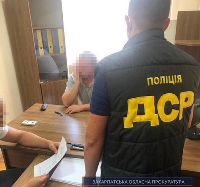 Притягнути до відповідальності невинного задля покращення показників намагався посадовець ДФС на Закарпатті
