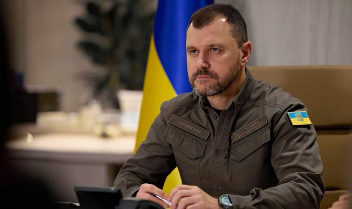 Про що писав у прощальному листі підозрюваний у вбивстві Фаріон, розсекретив очільник МВС Клименко